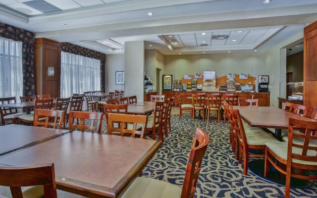 Newmarket Hotel & Suites