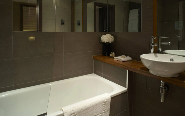 Best Western Maitrise Suites Apartment Hotel