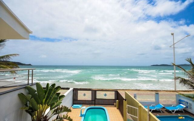 Banana House Sea Shore