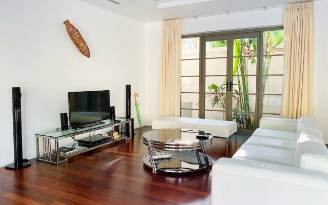 Luxe 2br Pool Villa Walk to Bangtao Beach