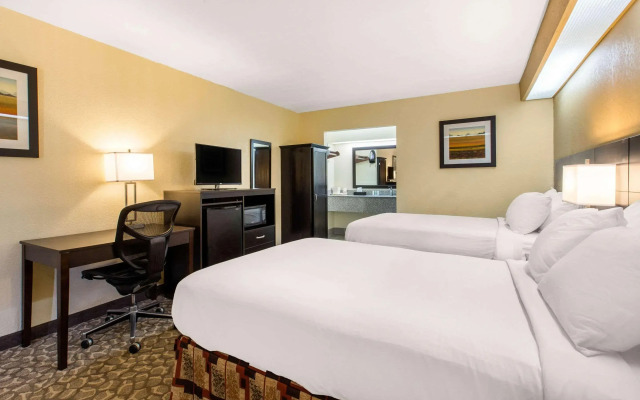 Ramada by Wyndham Santee I-95