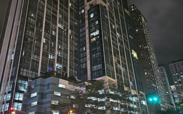 One Uptown Residence