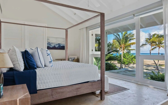 Oceanfront Golf Course Estate w Pool Guest House