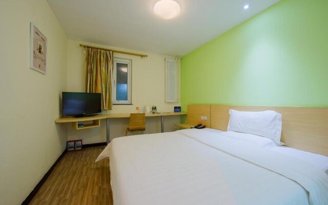 7Days Premium Kunming Railway Station Square