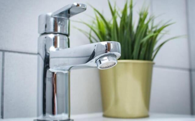 No15 Luxe Living Elegant City Home-1 Bed-Garden-Wifi-Private Parking-Beach-City