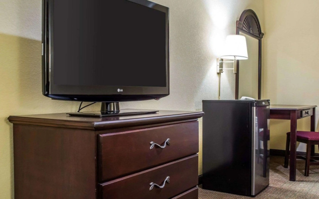 Econo Lodge & Suites - фото 2