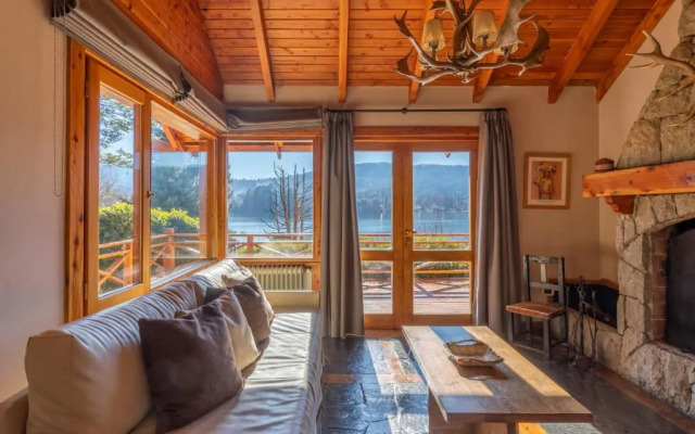 Puerto Pireo Apart Hotel & Cabañas