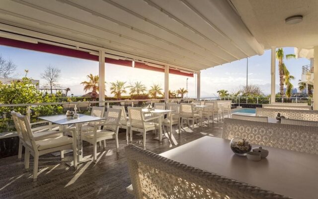 Golda Hotel