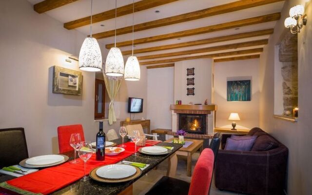 Holiday Home Secret Garden