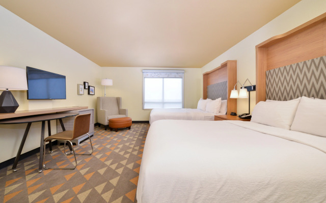 Holiday Inn Kansas City Airport by IHG