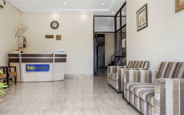 FabHotel Tekarees Inn Hazratganj
