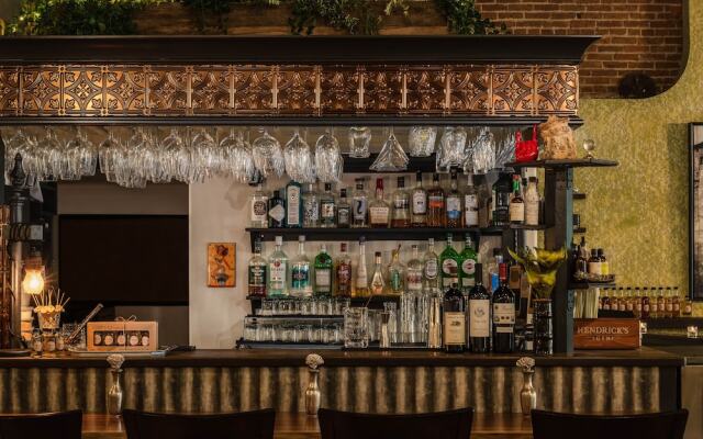 Twisted Lemon Restaurant & Boutique Inn