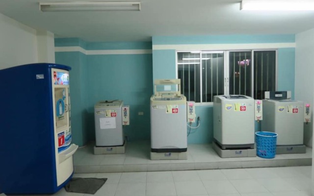 OYO 274 Meesook Residence
