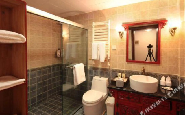 Gubei Water Town Yinghua Inn