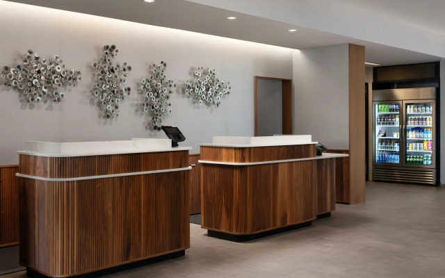 Courtyard By Marriott Lake City