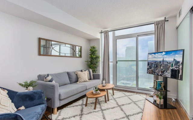Premier High-Rise Downtown Suites