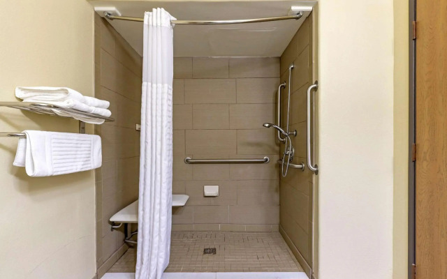 Comfort Inn & Suites Ponca City near Marland Mansion