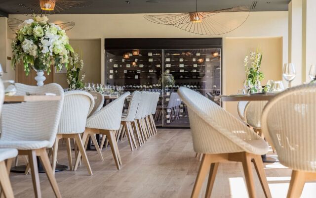 Hôtel de L'Abbaye Le Tronchet - Handwritten Collection