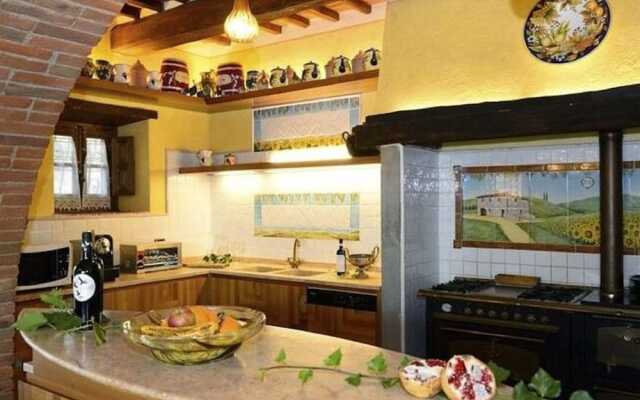 Tuscan Villa With Sauna