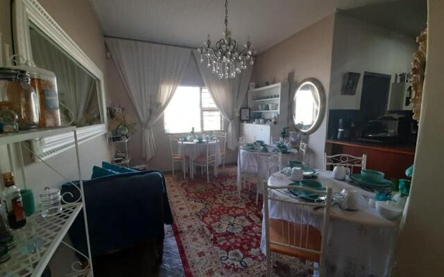Au Plais De Langebaan at Palm Tree Villa