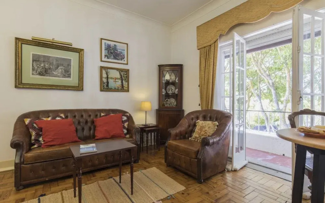 Rustic Seaview Apartment in Cascais