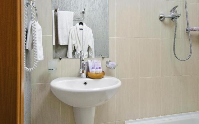 Iris Aparthotel