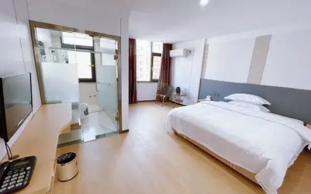 Zhenghe Yinquan Business Hotel