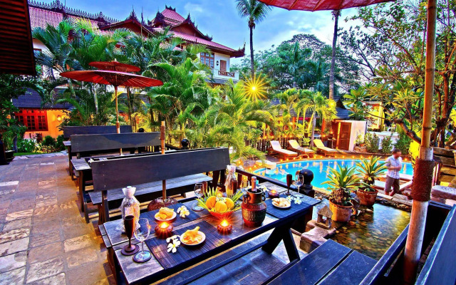 Hotel by the Red Canal