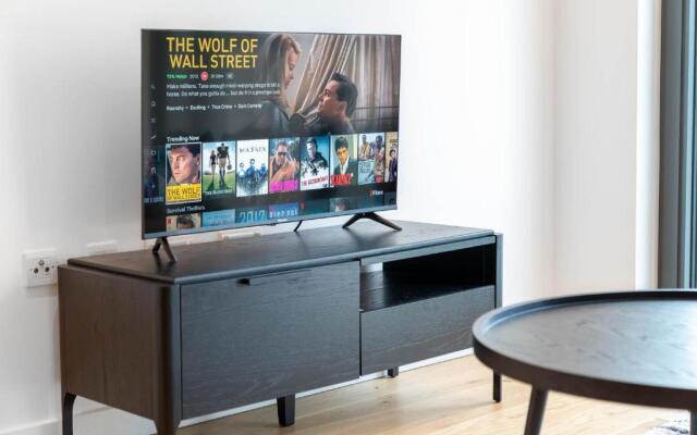 Deluxe 1 Bedroom Stylish Apartment - City Centre