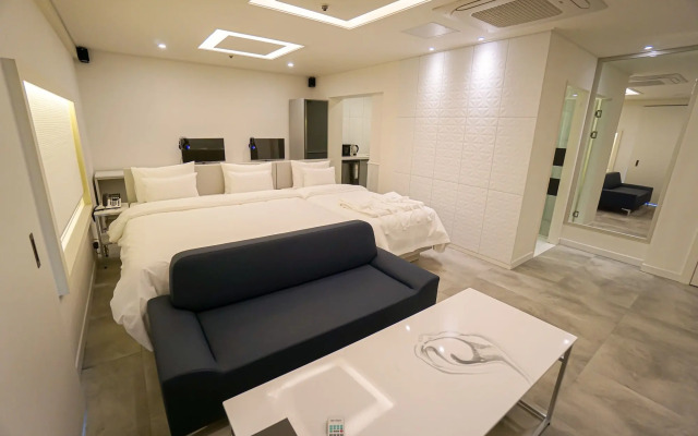 E.Kklim Classic Hotel