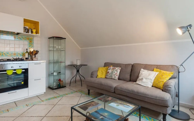 Bright Rooftop by Napoliapartments