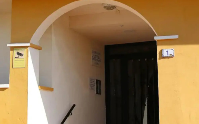 3 Bed Apartment Sleeps 6 With Shared Pool