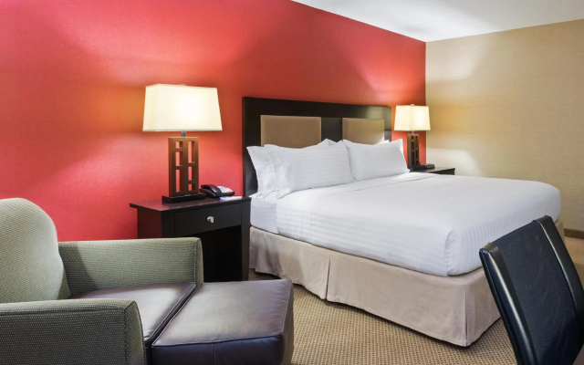 Holiday Inn Express Charleston-Civic Center by IHG