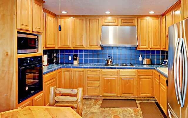 Quiet 2BR Home w/ Kid-Friendly Yard