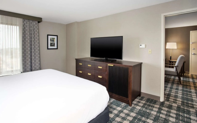 DoubleTree by Hilton Lansing