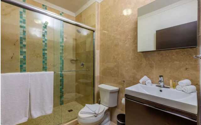 3BR 3BA Duplex w Amazing Views Pool Amenities