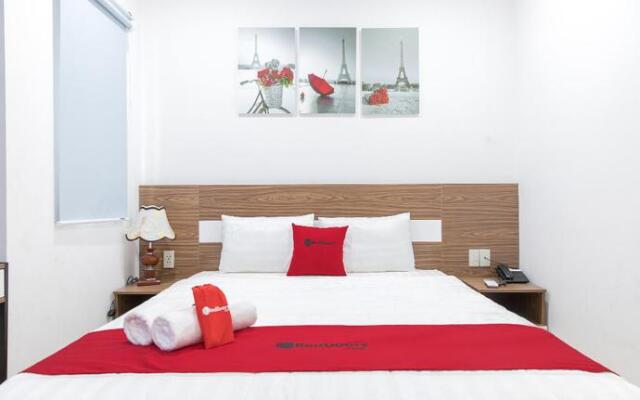 RedDoorz near Nguyen Van Thoai Street