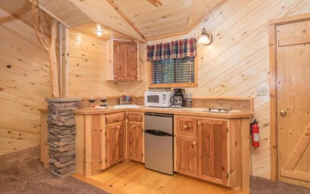Upper Canyon Inn & Cabins