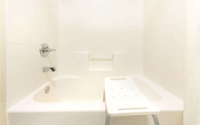 Super 8 by Wyndham Perry