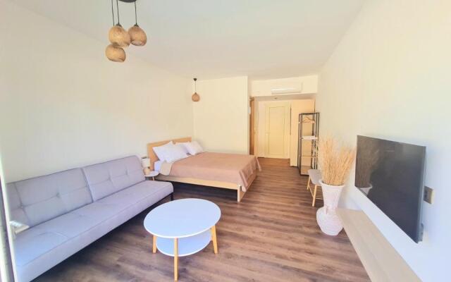 Theros Suites