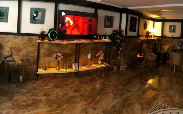 Antique Art Residence