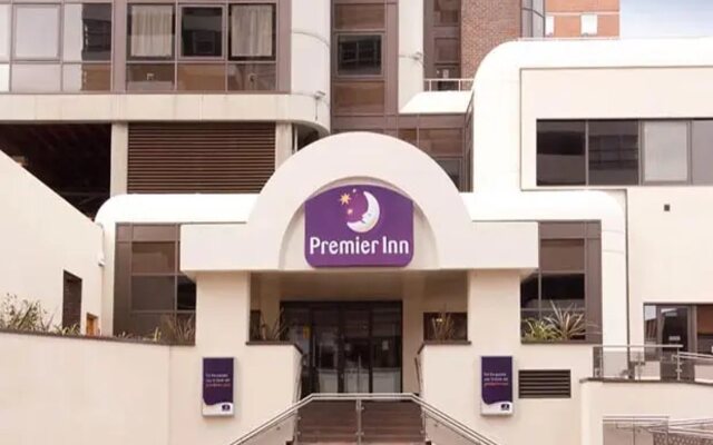 Premier Inn Sunbury (Kempton Park)