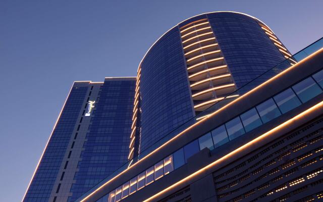 Radisson Blu Hotel, Dubai Waterfront