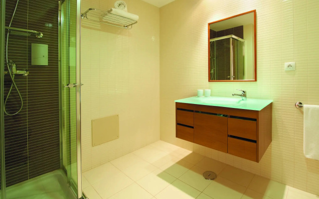 Real Marina Residence