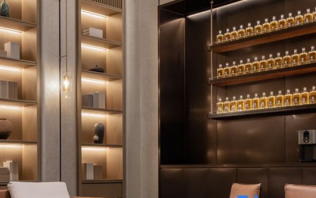 Yi HOTEL
