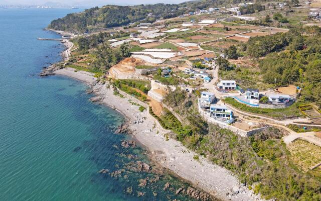 Namhae Bokkongii Seesru Ocean View Poolvilla