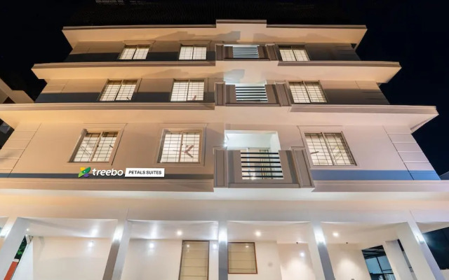 Treebo Petals Suites