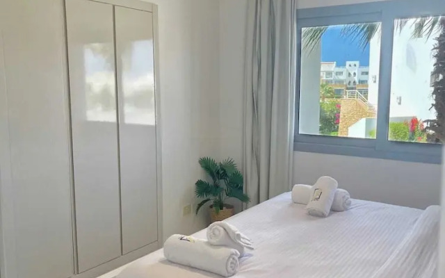 Xuru Stays I Charming & Beautifully Styled 3bdr @ Swan Lake Gouna