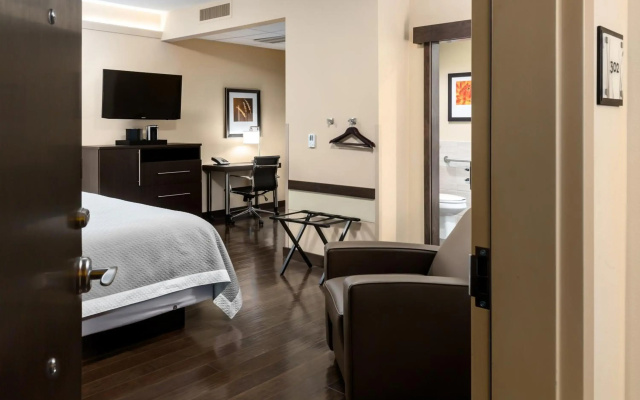 AeroStay Hotel
