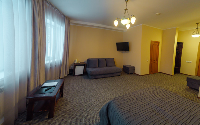 Kiya Hotel